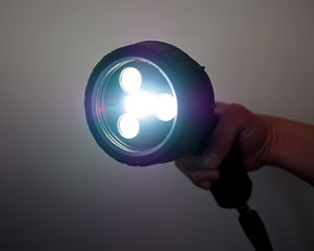 非破壊検査に最適な紫外線波長「365nm(UV-A)」